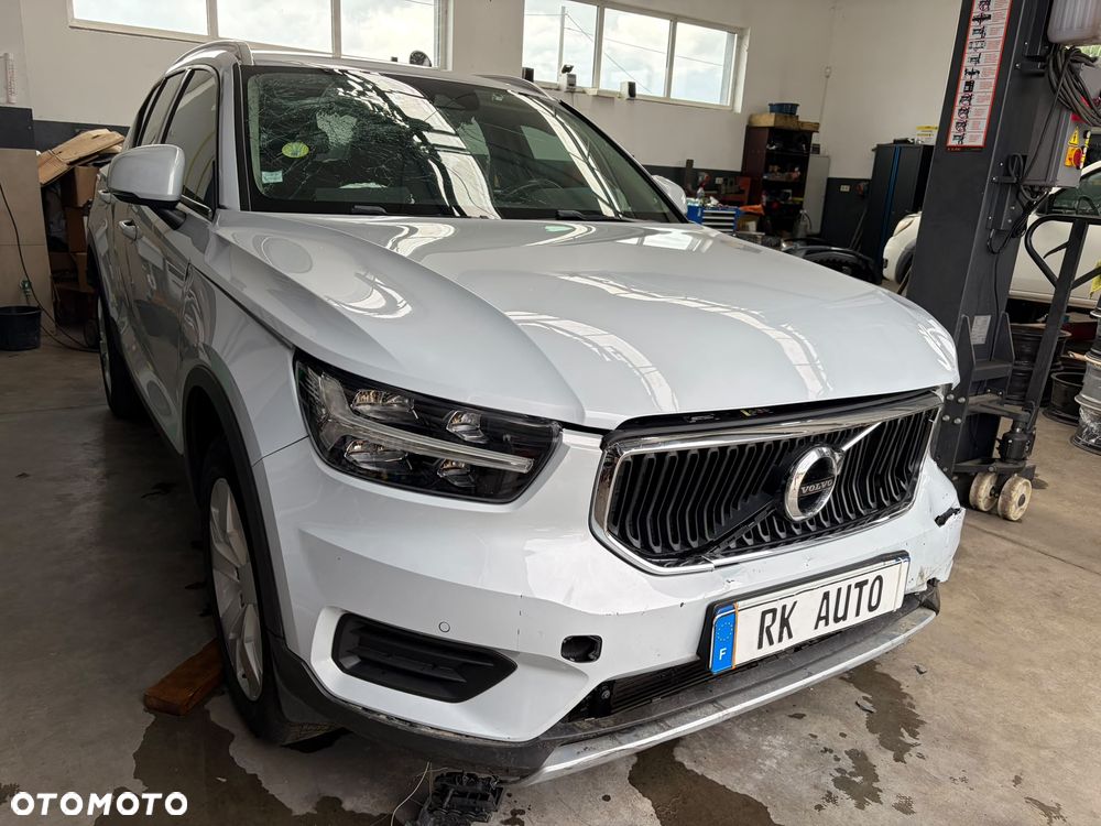 Volvo XC 40 D3 SCR AWD Momentum - 1