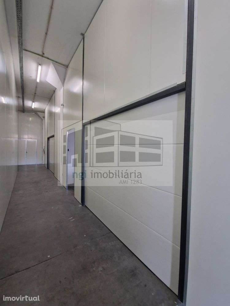 Armazém em Venda do Pinheiro - Grande imagem: 3/20