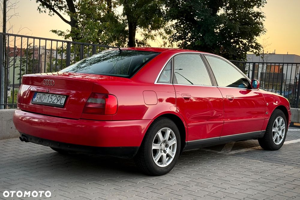 Audi A4 Limousine - 8