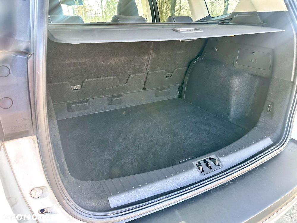 Ford Kuga - 10