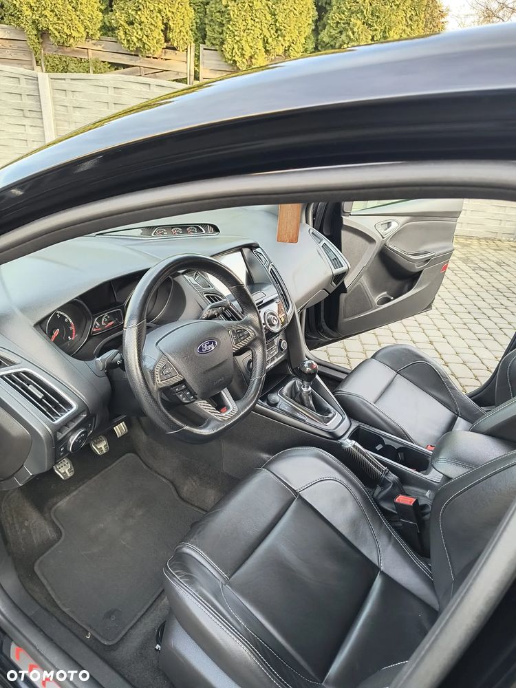 Ford Focus ST - 25
