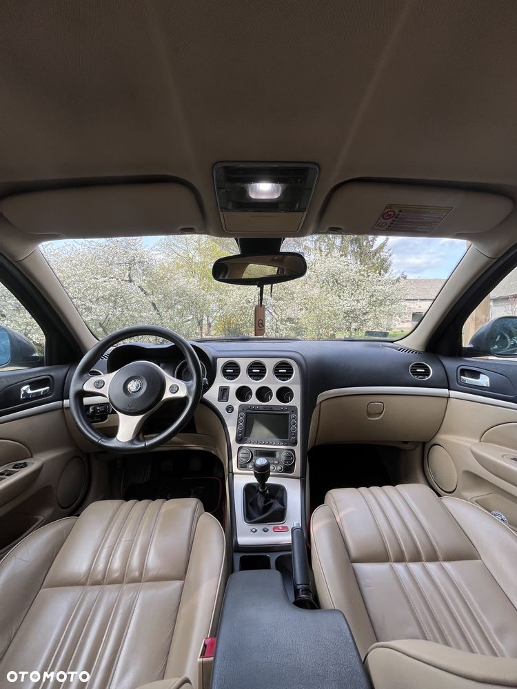 Alfa Romeo 159 2.4JTDM Distinctive - 11