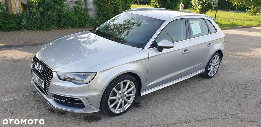 Audi A3 Sportback 1.4 TFSI E-tron Ambiente e-S tronic - 13