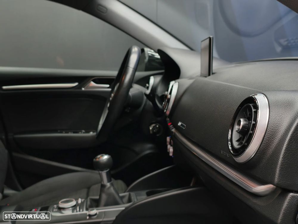 Audi A3 Limousine 1.6 TDI Sport - 18