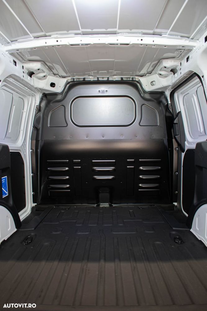 Ford Transit Courier - 10