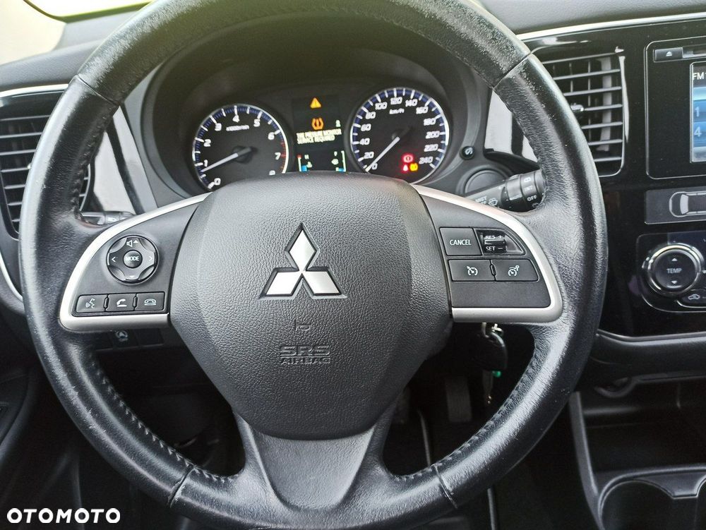 Mitsubishi Outlander 2.0 Intense + 2WD - 14