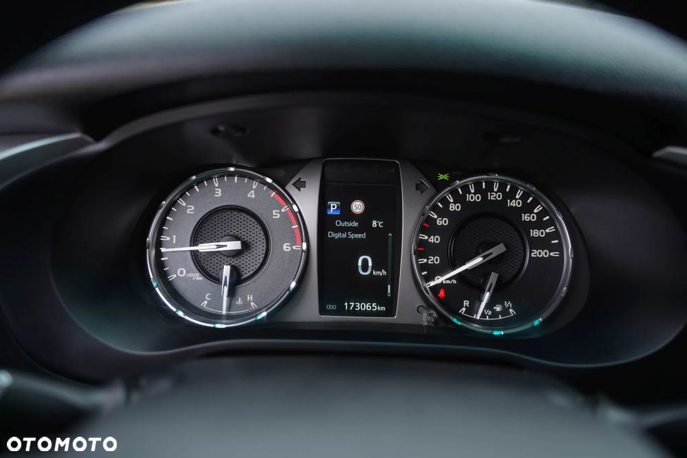 Toyota Hilux 2.8 D-4D Double Cab SR5 4x4 - 31