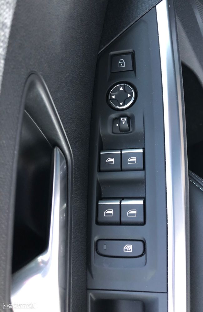 Peugeot 3008 1.6 Hybrid Allure Pack e-EAT8 - 43