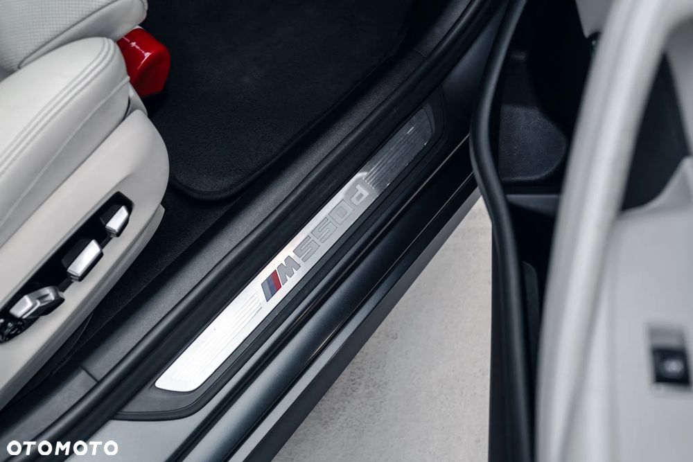 BMW Seria 5 - 32