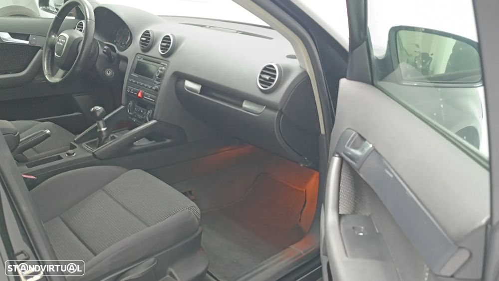 Audi A3 Sportback 2.0 TDi Attraction - 8