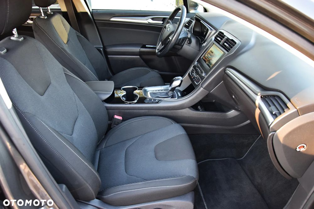 Ford Mondeo - 38