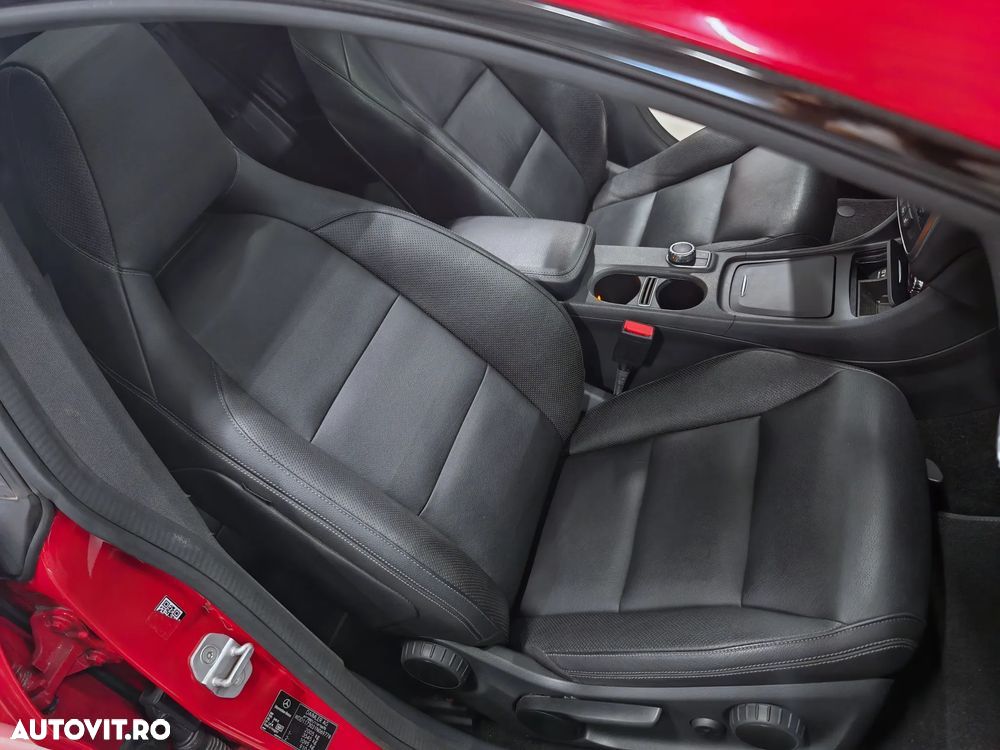 Mercedes-Benz CLA 200 7G-DCT Urban - 9