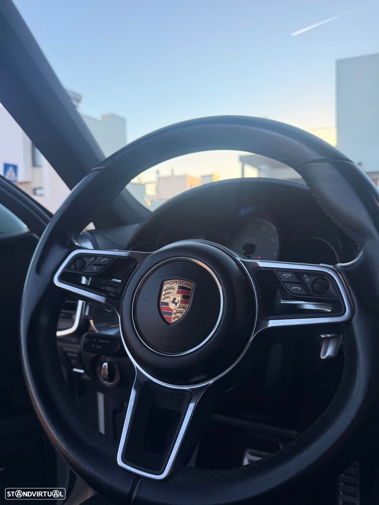 Porsche Cayenne - 16