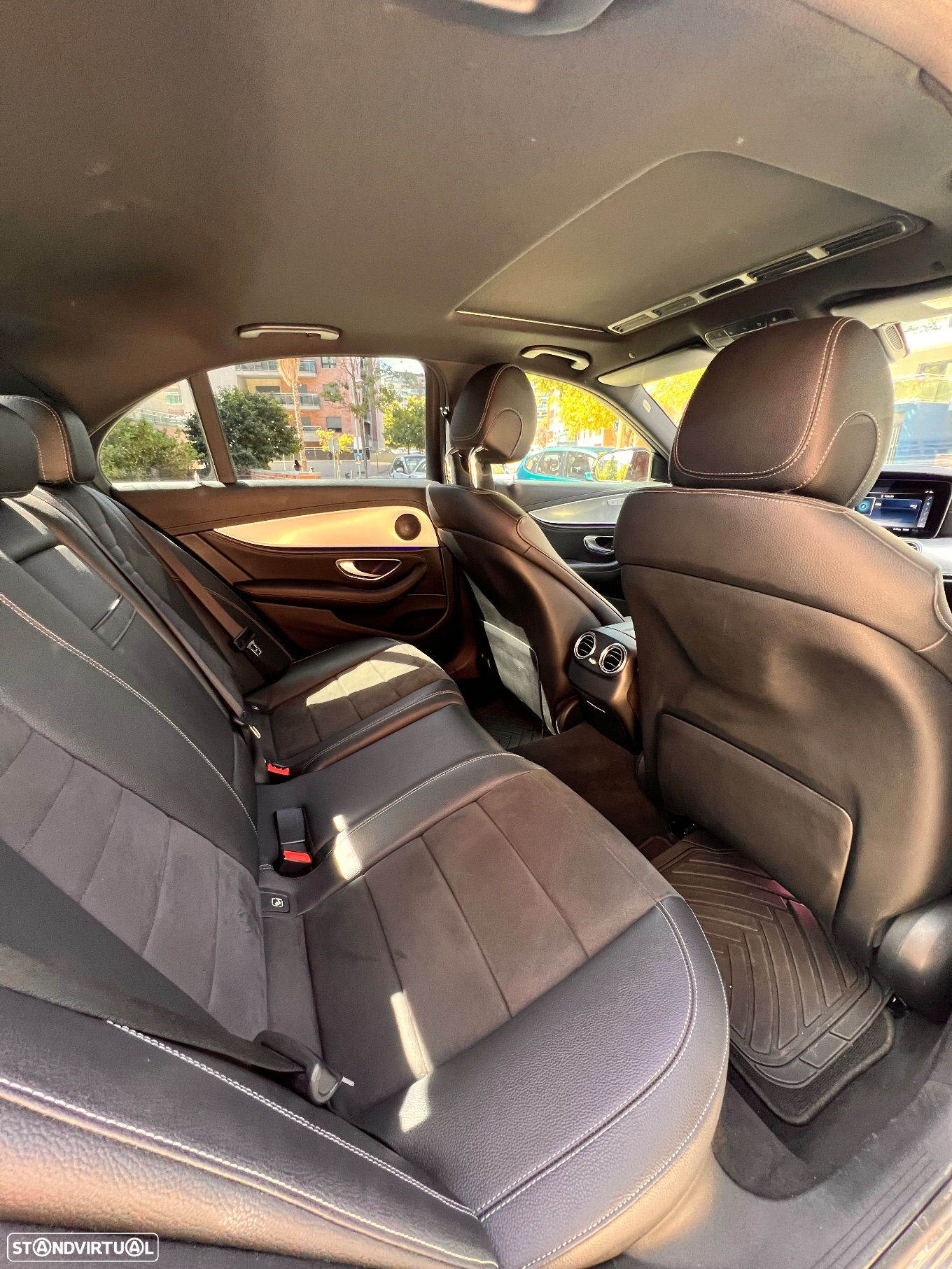 Mercedes-Benz E 220 d AMG - 22