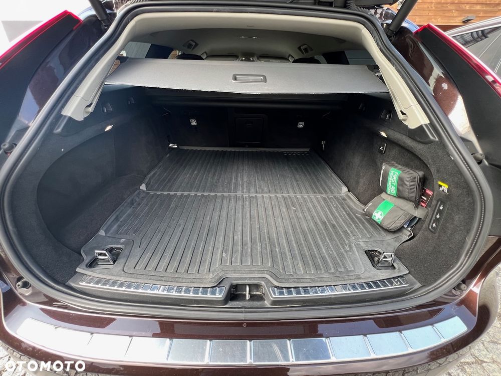 Volvo V90 Cross Country - 18