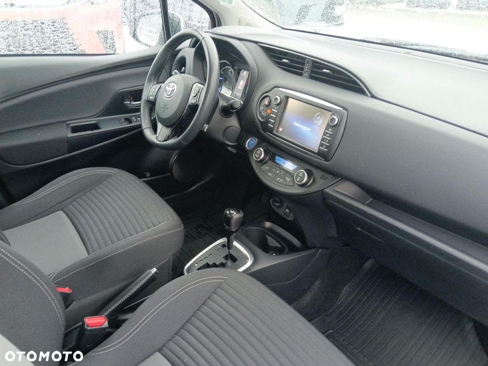 Toyota Yaris - 10