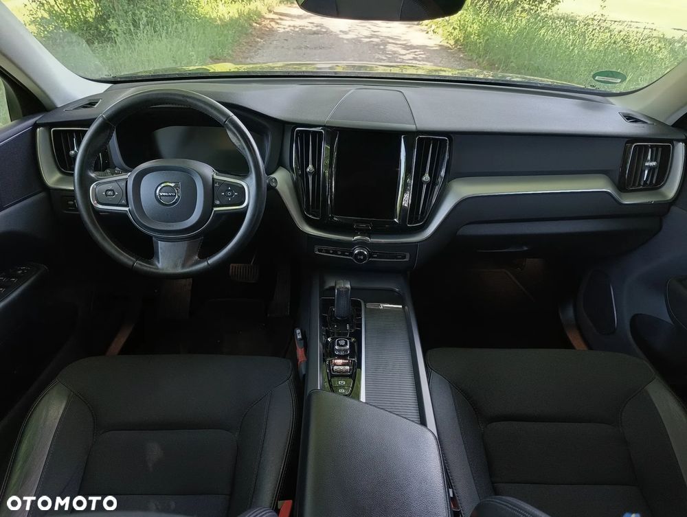 Volvo XC 60 B4 B Geartronic Momentum Pro - 16