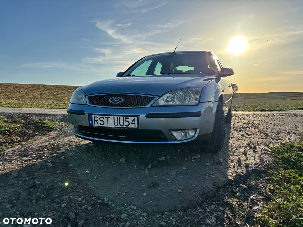 Ford Mondeo 2.0 Ghia - 1