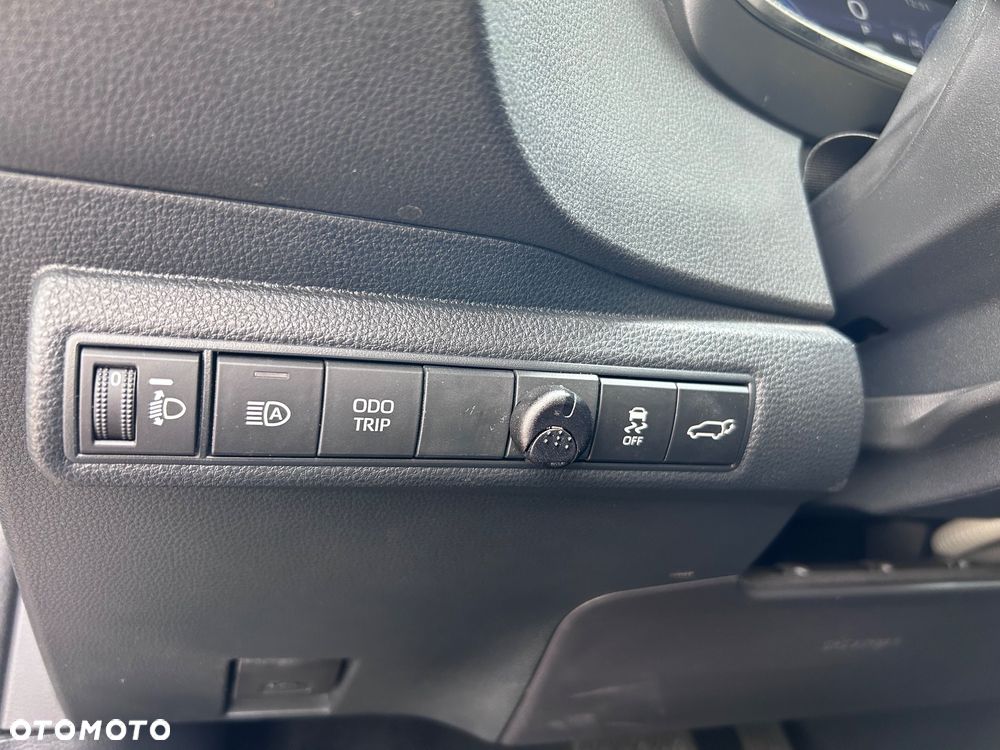 Toyota Corolla 2.0 Hybrid Style - 18