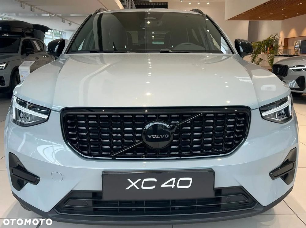 Volvo XC 40 B4 AWD Plus Dark - 5