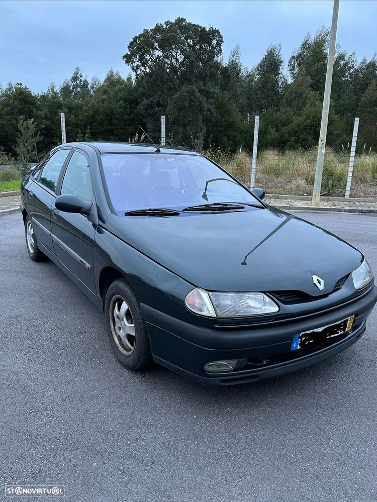 Renault Laguna 1.8 RT - 1