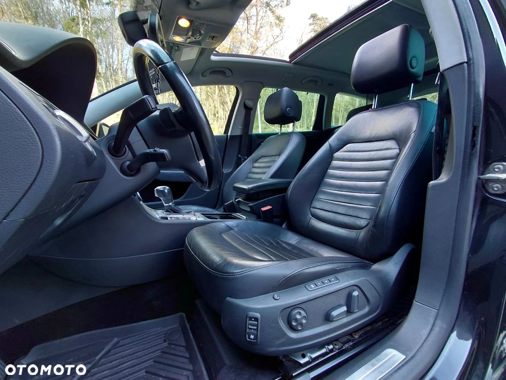 Volkswagen Passat - 16