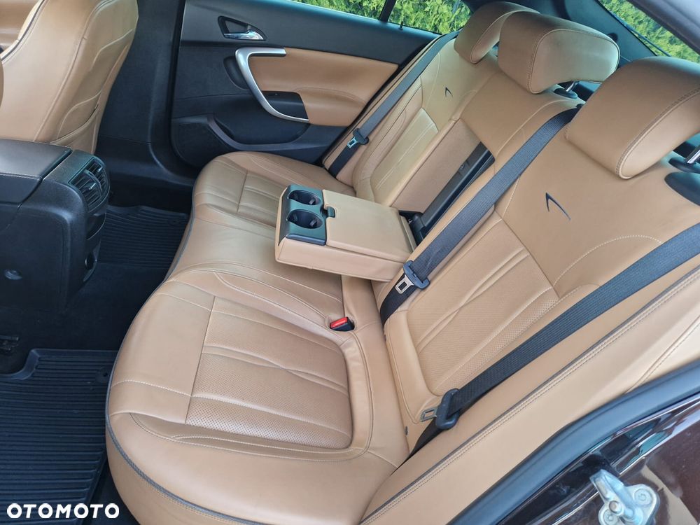 Opel Insignia - 32