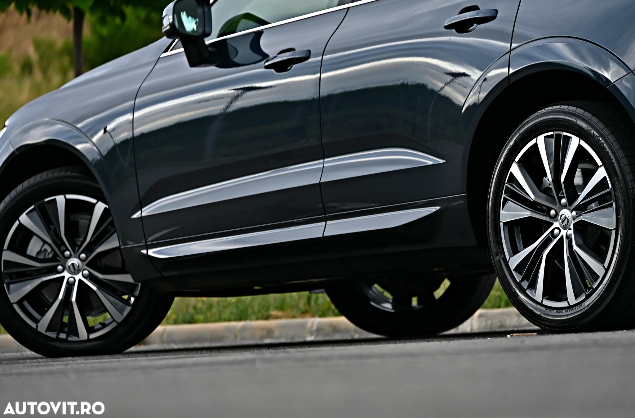 Volvo XC 60 B4 D AWD Geartronic Momentum Pro - 37