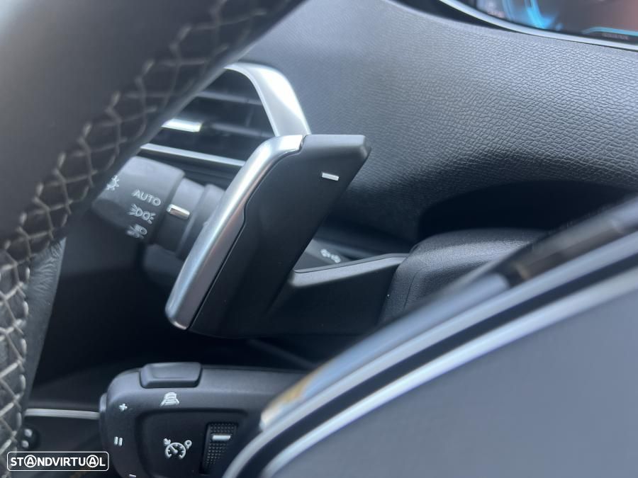 Peugeot 3008 225 e-EAT8 Roadtrip - 33