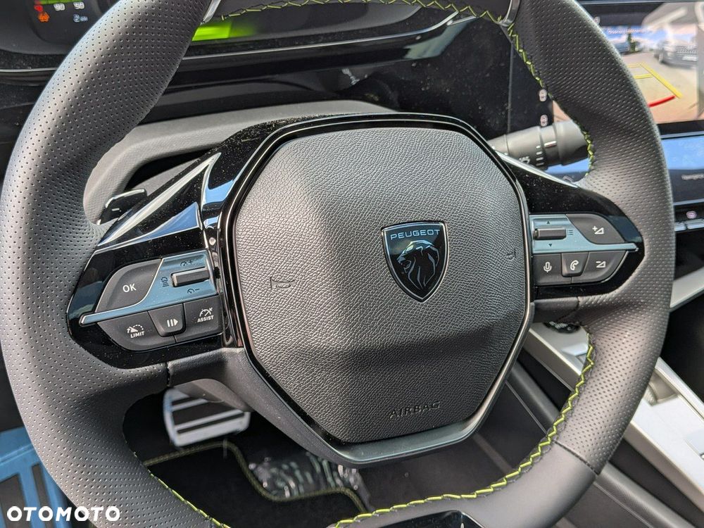 Peugeot 408 - 17