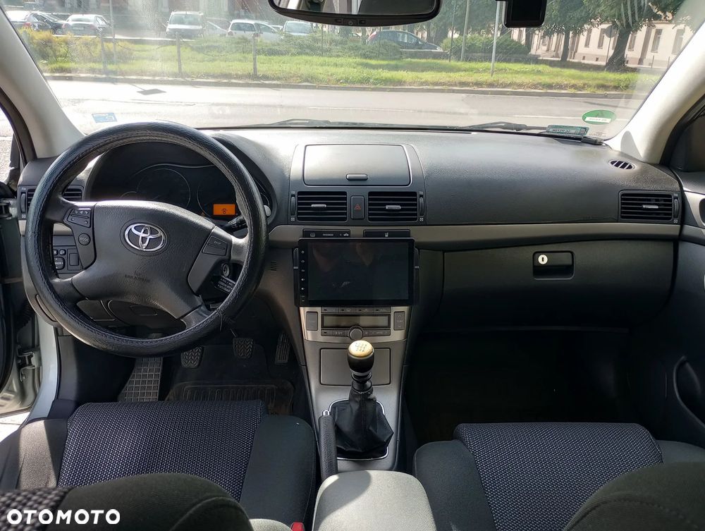 Toyota Avensis - 7