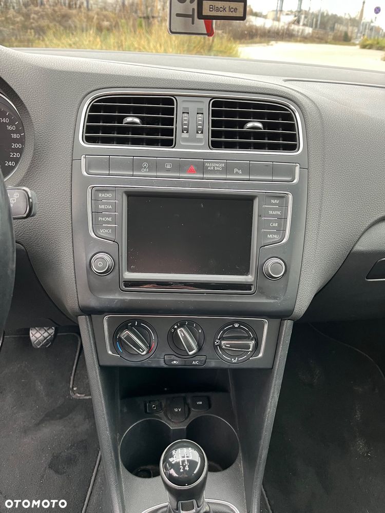 Volkswagen Polo 1.4 TDI BMT Comfortline - 12