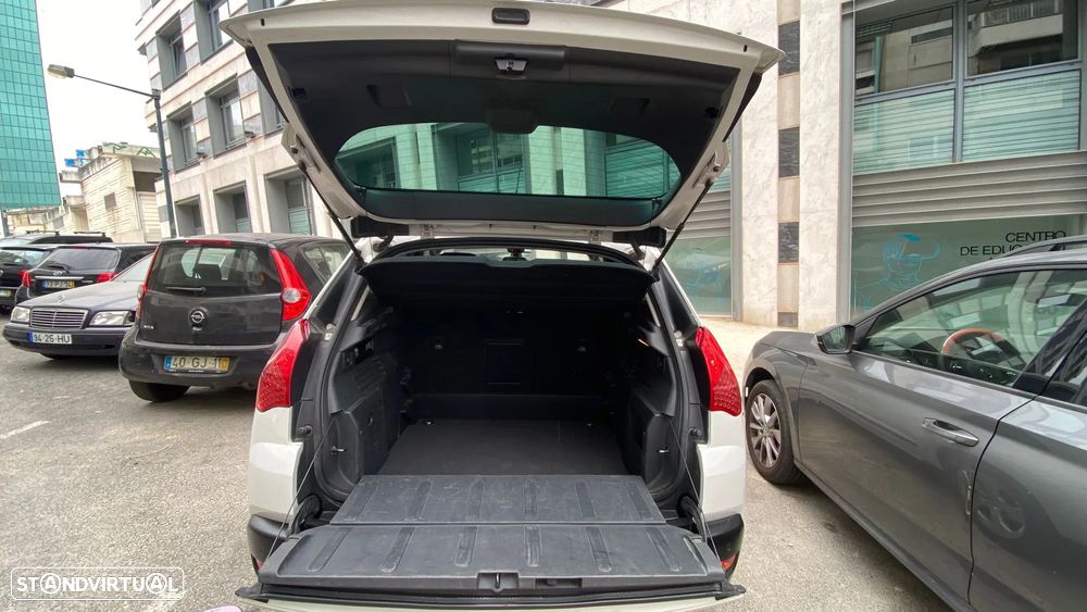 Peugeot 3008 1.6 HDi Executive CMP6 - 19