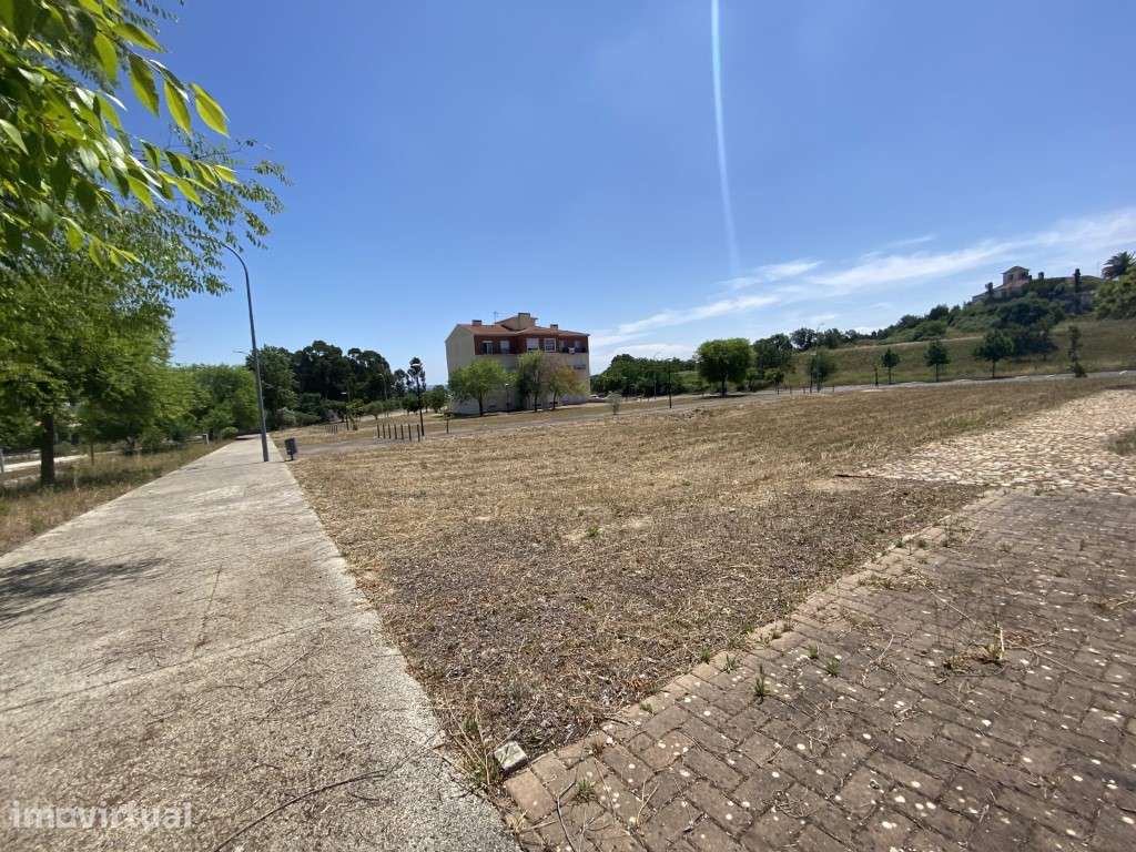 Lote de Terreno para construção de 8 fogos - Grande imagem: 5/16