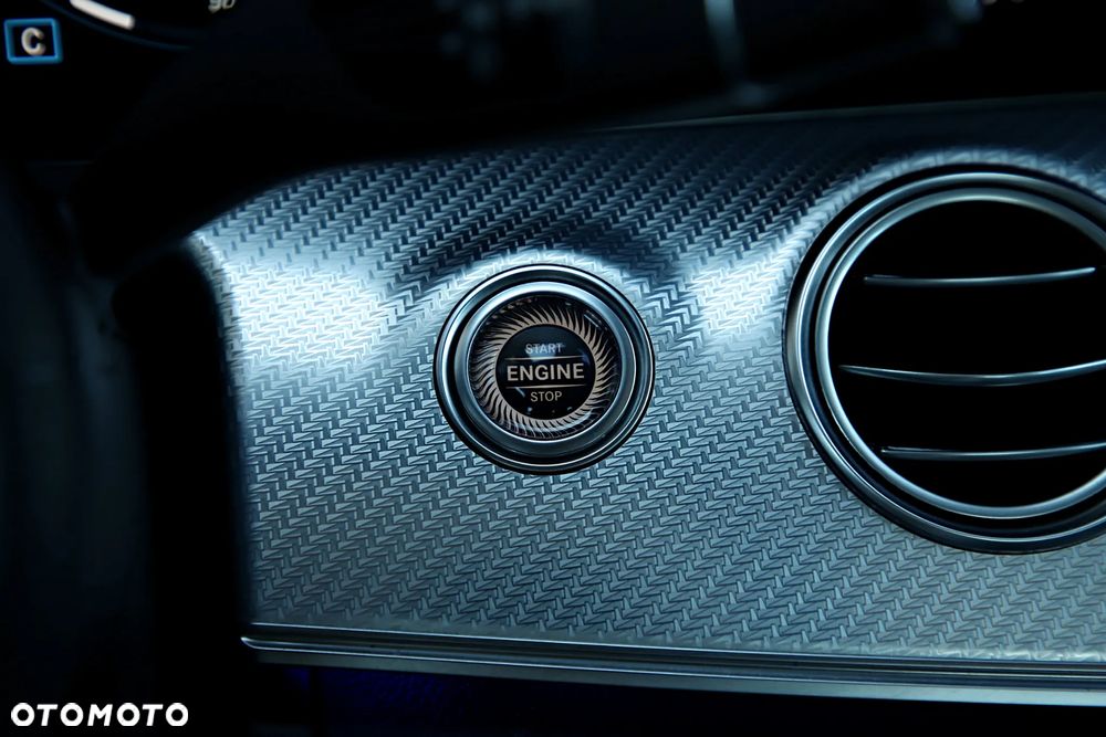 Mercedes-Benz Klasa E 220 d 4-Matic Avantgarde - 38