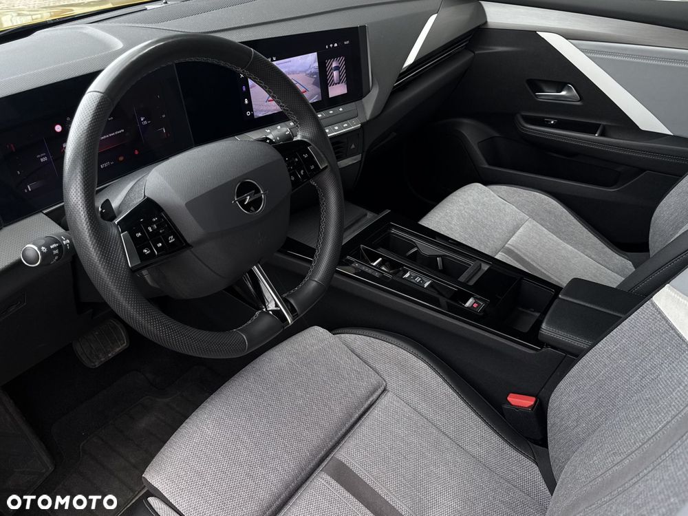 Opel Astra 1.2 T Elegance S&S - 10