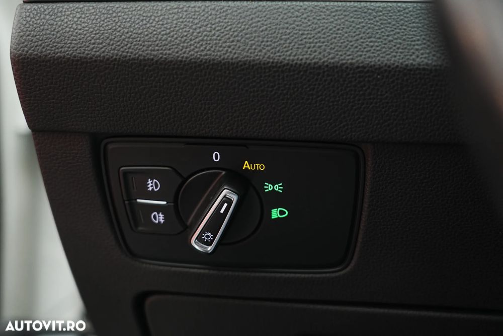 Volkswagen Passat 2.0 TDI SCR DSG Conceptline - 34