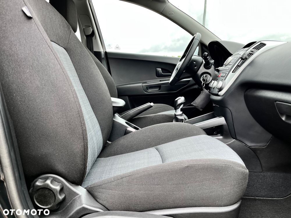Kia Ceed 1.4 CVVT Attract - 14