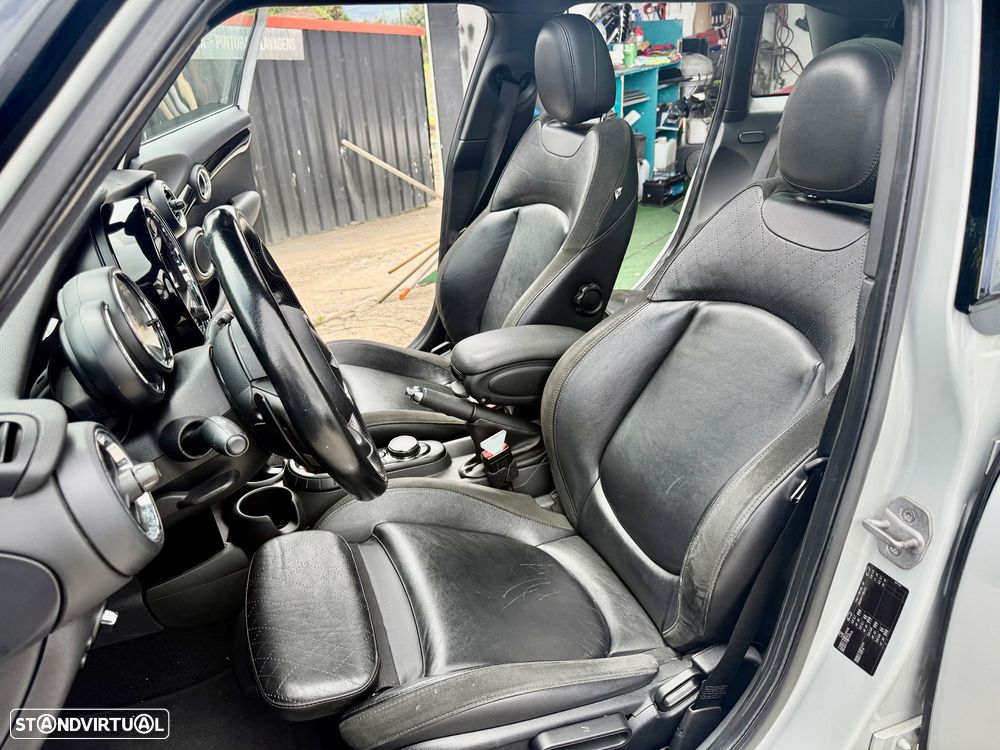 MINI 5 Portas Cooper SD Auto Desportiva - 24
