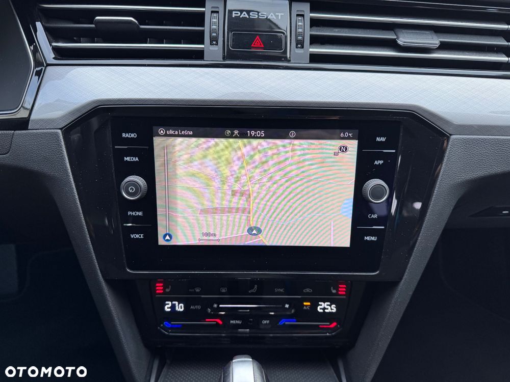 Volkswagen Passat 2.0 TDI SCR DSG Elegance - 19