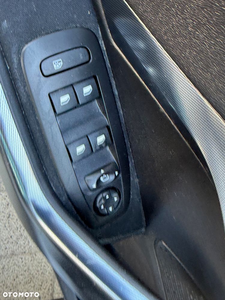 Peugeot 2008 PureTech 130 Stop&Start EAT6 Allure - 27