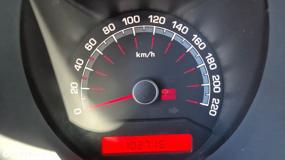 Kia Venga - 13