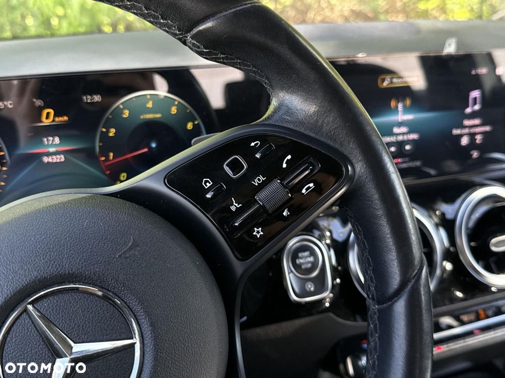 Mercedes-Benz GLA - 28