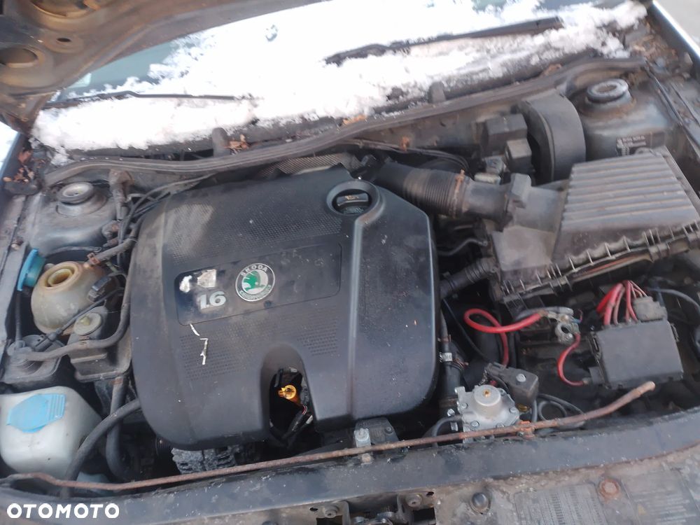 SKODA OCTAVIA I  00-10 1.6 BFQ     FOTEL PRAWY LEWY KANAPA - 35