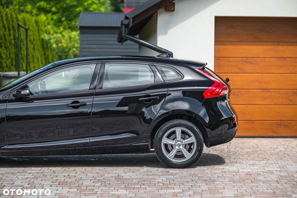 Volvo V40 D2 Momentum - 33