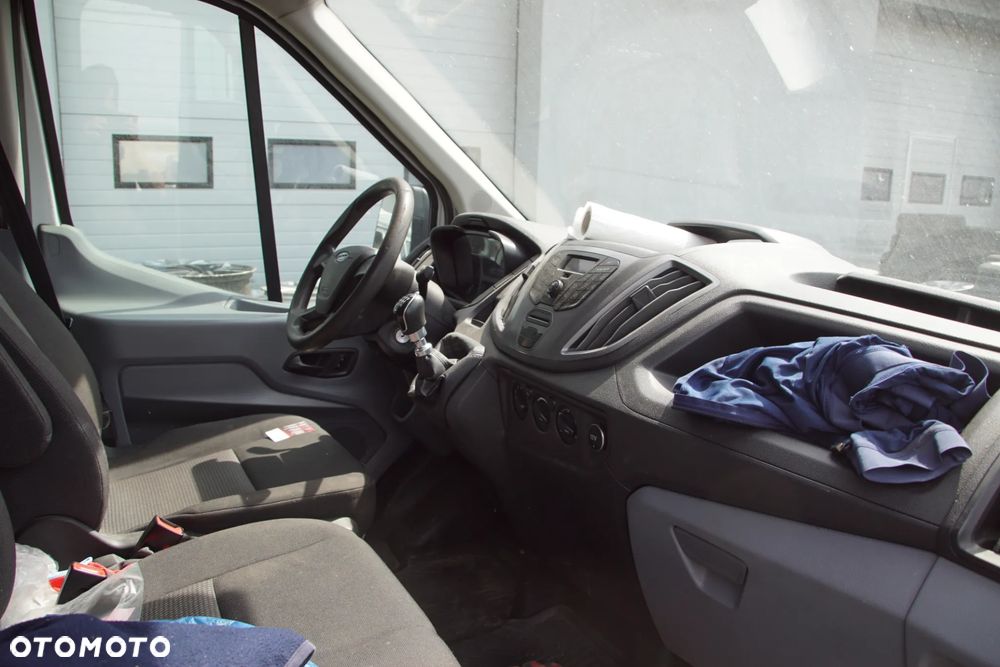Auto na części - Ford Transit MK8 2.0 TDCI 105 KM YLF6 VMT6 7VTA 2018R Silnik Skrzynia Drzwi Maska Błotnik Zderzak Lampa Lusterko Klamka Szyba Deska Kokpit Sterownik Moduł Czujnik Licznik Panel Kierownica - 13