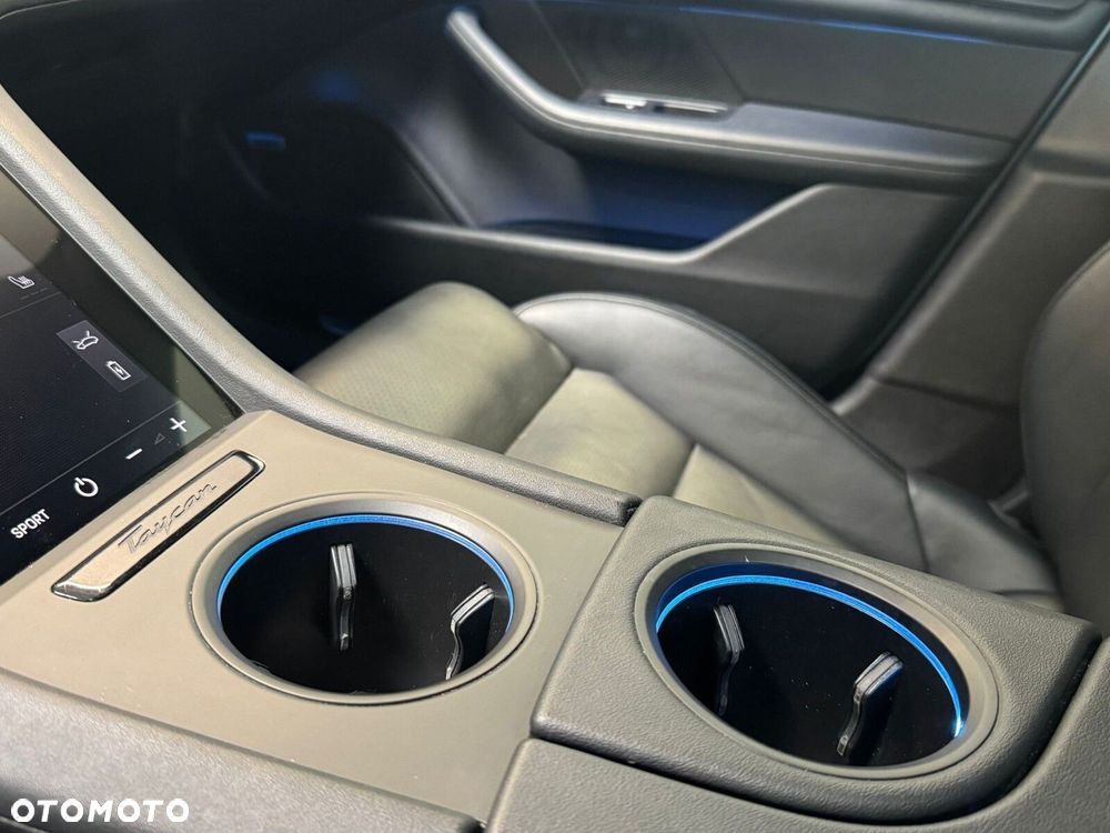 Porsche Taycan 105kWh Performance Plus - 26