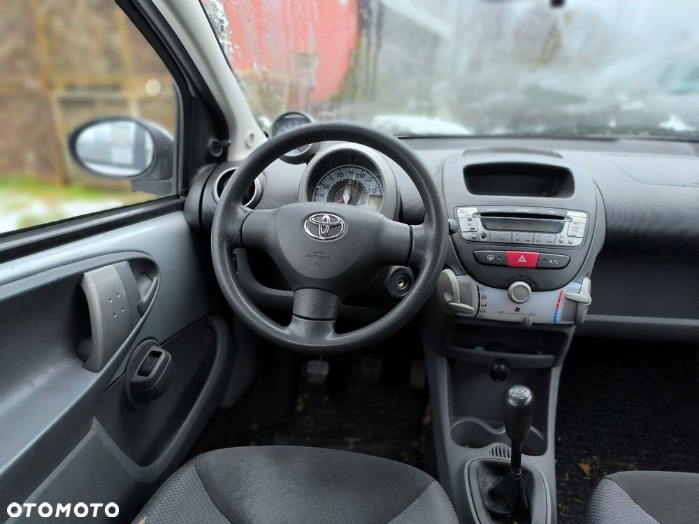 Toyota Aygo City - 5