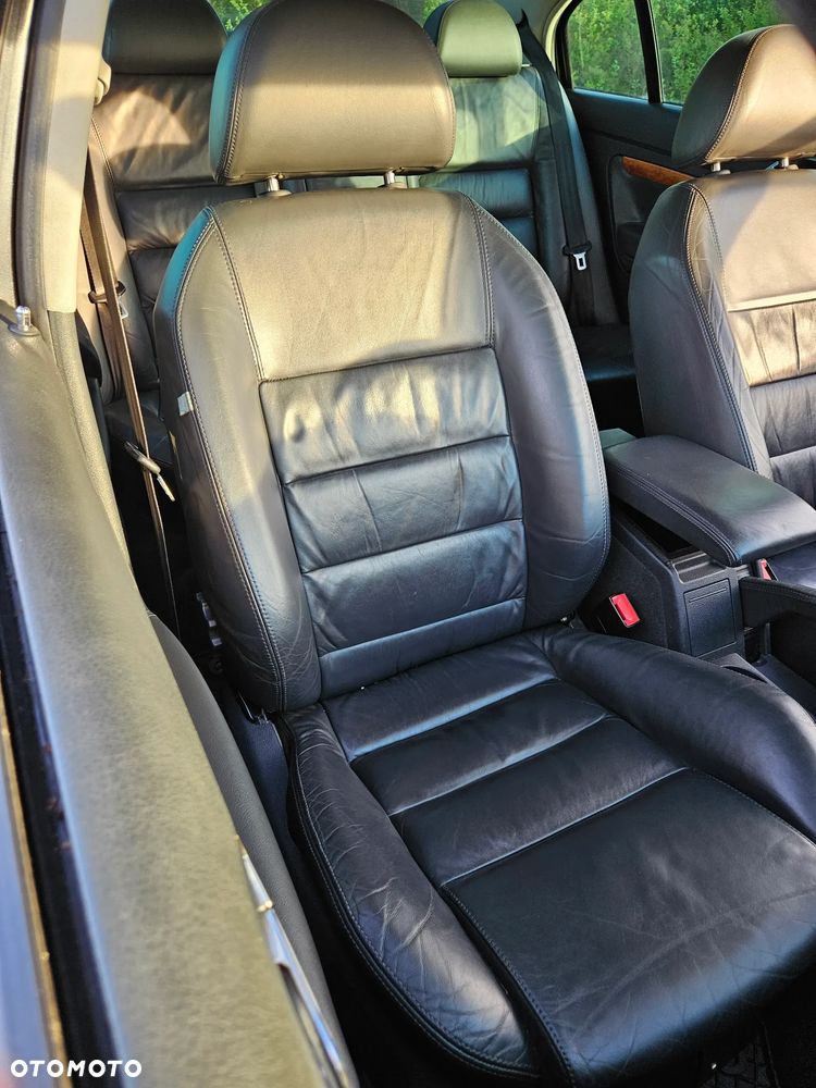 Skoda Superb 2.0 TDI DPF Elegance - 20