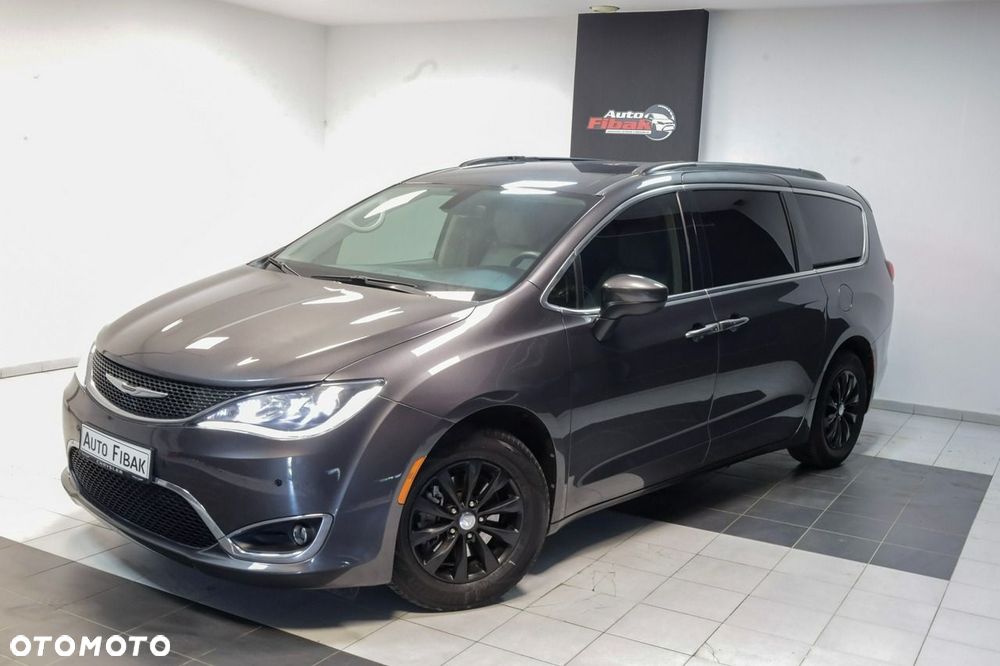 Chrysler Pacifica - 6